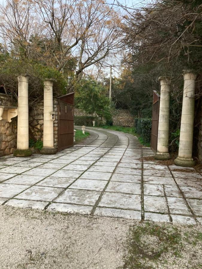 Gite Encore Un Soir Hyères Exterior foto