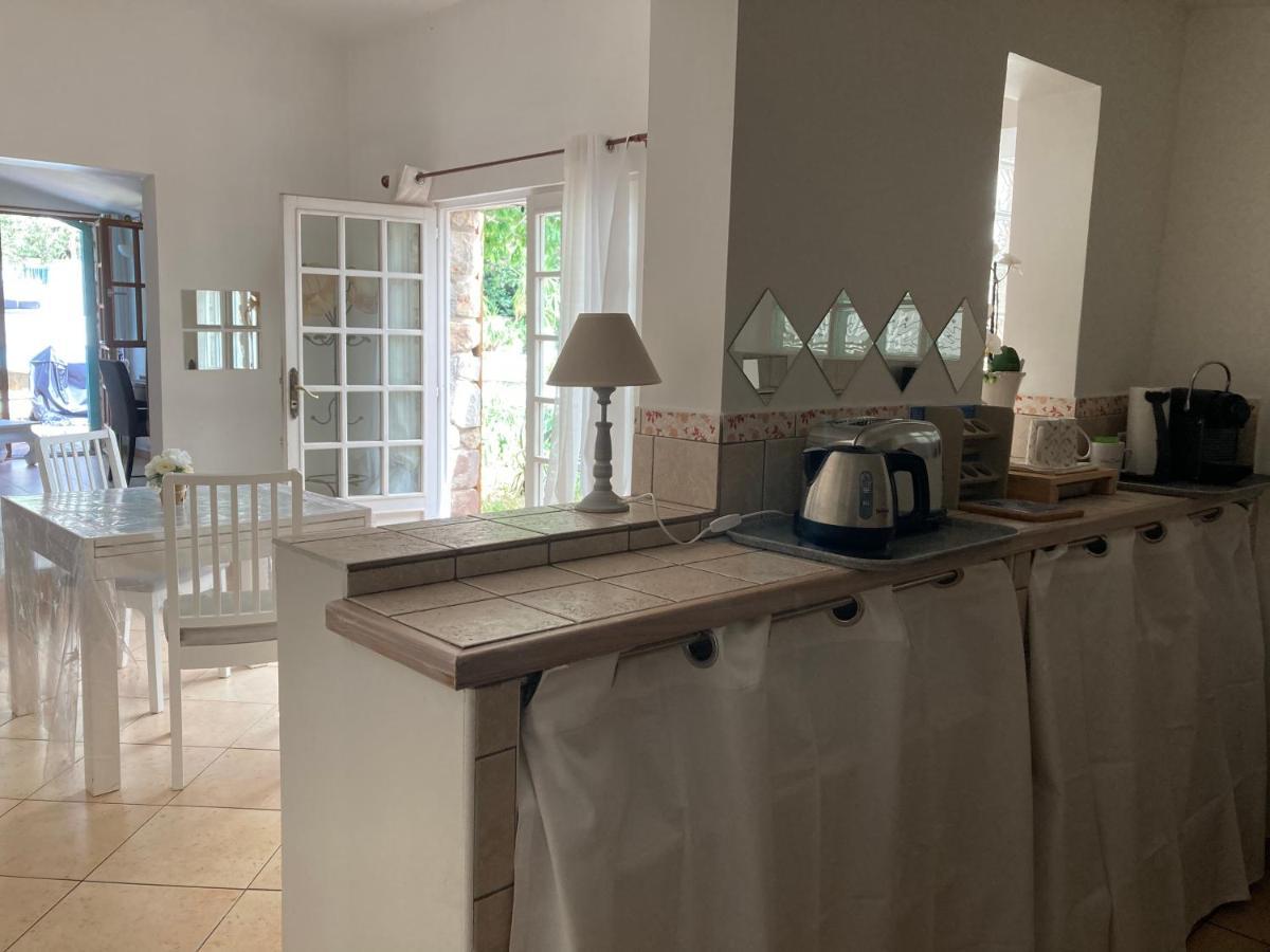 Gite Encore Un Soir Hyères Exterior foto