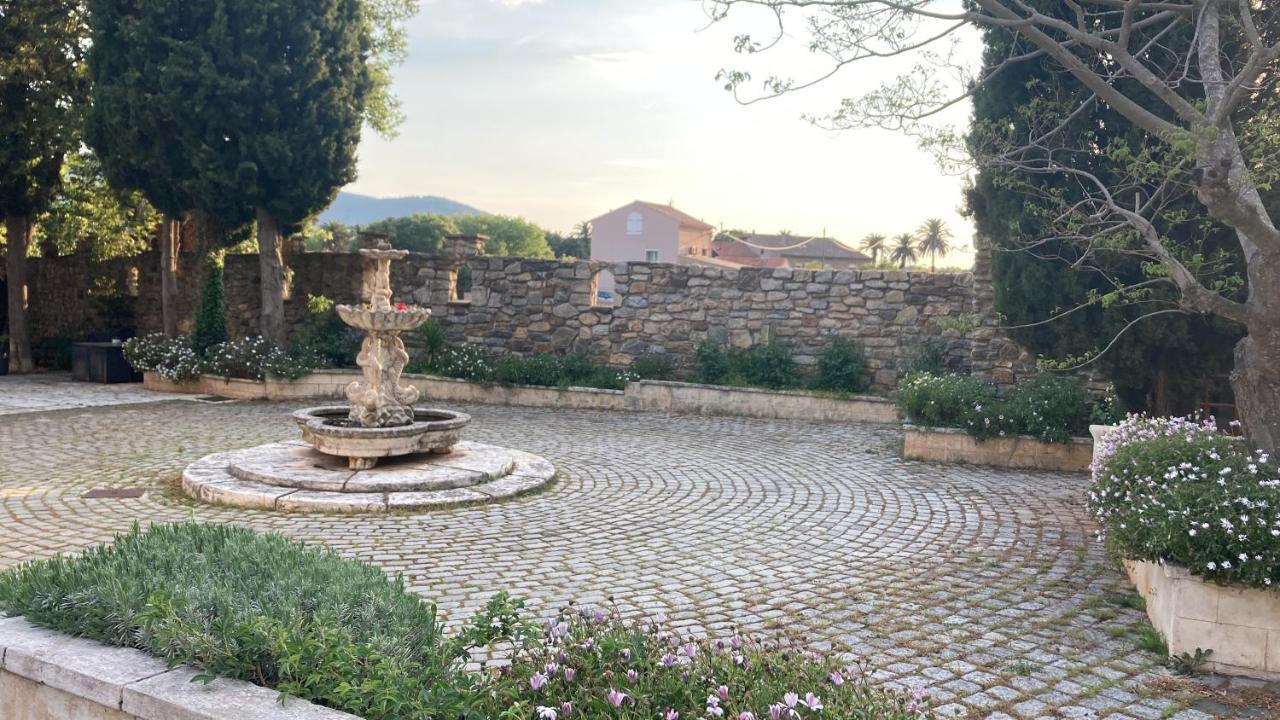 Gite Encore Un Soir Hyères Exterior foto
